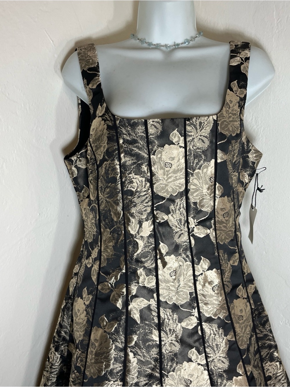 Mila Mae Black and Gold Floral Brocade Dress Size Medium Evening Party Ocassion